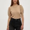 Minus Femme LIVA T Shirt Basique Sand 2 Minus Femme LIVA T Shirt Basique Sand -SOLDES D'ÉTÉ - Minus Fashion 056f700b3f6d4981b5781ba6cd9b1365