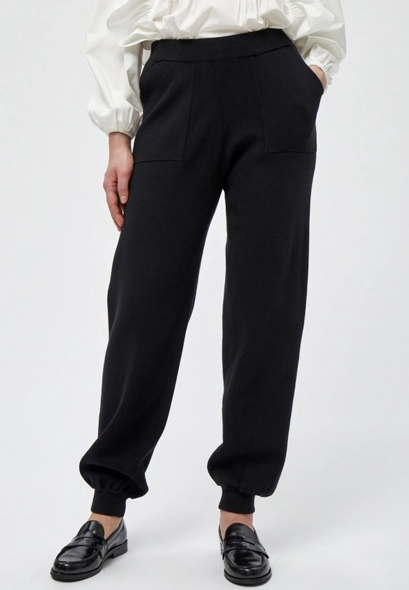 Minus Femme LUPI Pantalon De Survêtement Black 3 Minus Femme LUPI Pantalon De Survêtement Black