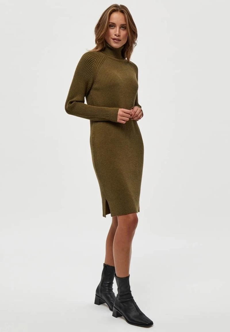 Minus Femme AVA TURTLENECK Robe Pull Dark Olive Melange 4 Minus Femme AVA TURTLENECK Robe Pull Dark Olive Melange – Image 2