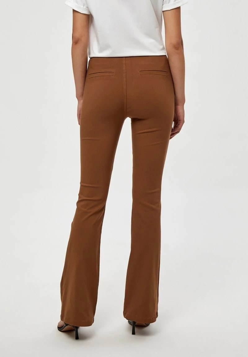Minus Pantalon Classique Walnut Brown Femme 5 Minus Pantalon Classique Walnut Brown Femme – Image 3