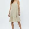 Minus MAVINA Robe De Jour Sand Femme -SOLDES D'ÉTÉ - Minus Fashion 1b4910633f8842f1b60d54316289e0ea