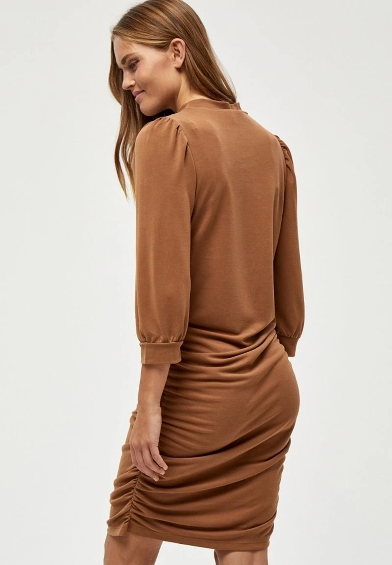 Minus HELENE Robe Fourreau Rustic Brown Femme 5 Minus HELENE Robe Fourreau Rustic Brown Femme – Image 3