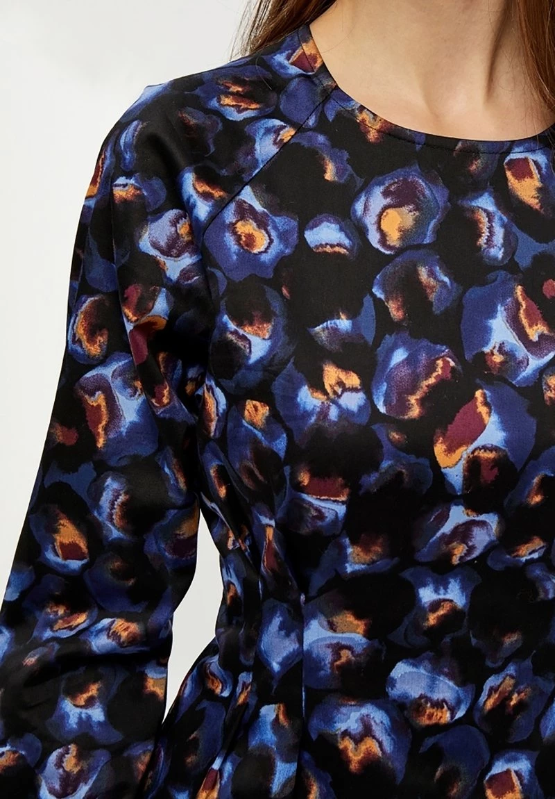 Minus VACA Robe De Jour Abstract Bloom Print Femme 6 Minus VACA Robe De Jour Abstract Bloom Print Femme – Image 4