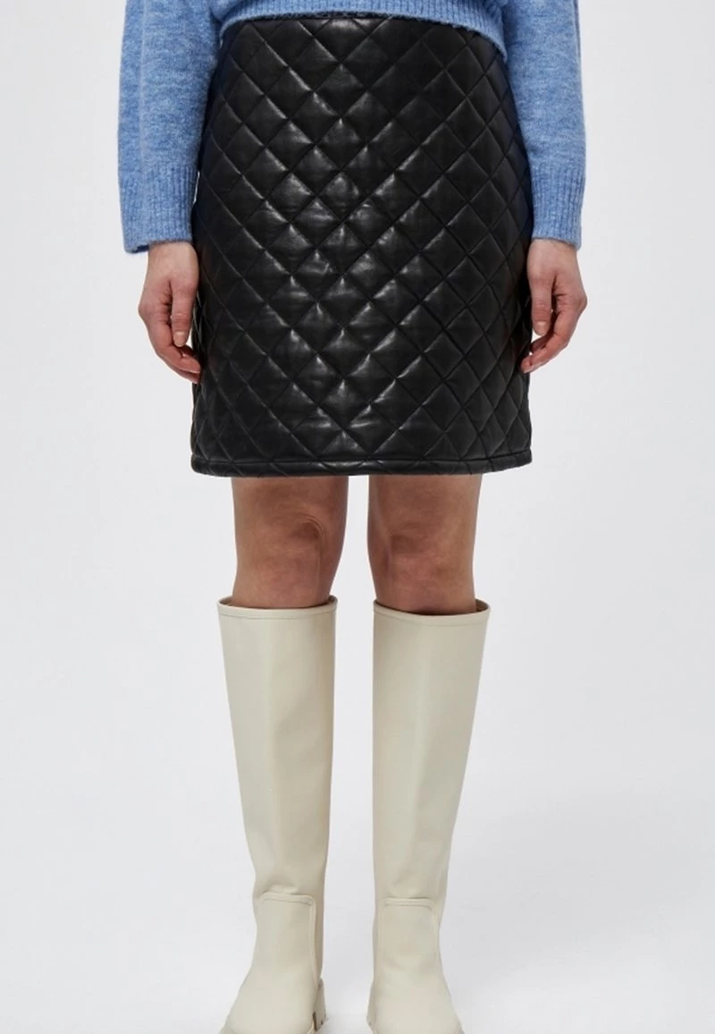 Minus Femme Jupe En Cuir Black 3 Minus Femme Jupe En Cuir Black