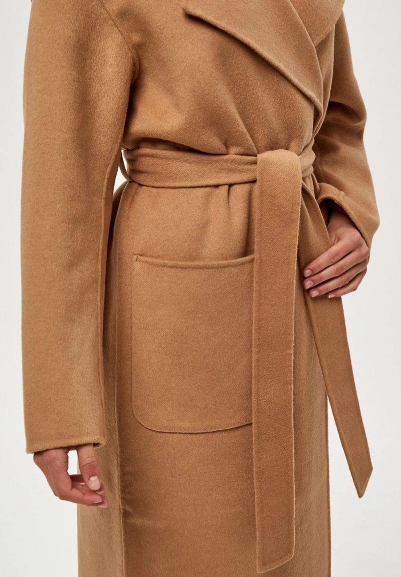 Minus Femme Manteau Classique Camel 6 Minus Femme Manteau Classique Camel – Image 4