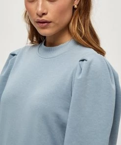 Minus MIKA Sweatshirt Dusty Blue Femme 9 Minus MIKA Sweatshirt Dusty Blue Femme -SOLDES D'ÉTÉ - Minus Fashion 3379cf641f9d4699b622b992dd5ccb52