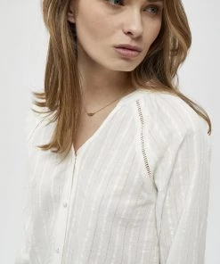 Minus Femme BELLA Blouse Cloud Dancer 10 Minus Femme BELLA Blouse Cloud Dancer -SOLDES D'ÉTÉ - Minus Fashion 369e40da768b4af8b8b94981b5b86a46