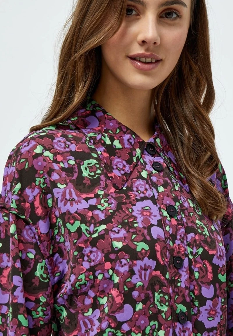 Minus Femme SADIA Robe Chemise Rasberry Bloom Print 6 Minus Femme SADIA Robe Chemise Rasberry Bloom Print – Image 4