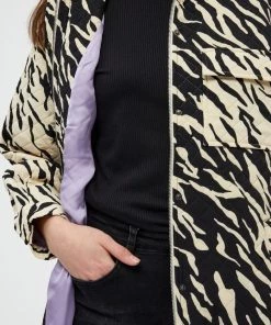 Minus Femme MEGANA Veste Mi Saison Black White Animal Print -SOLDES D'ÉTÉ - Minus Fashion 392b136124d64e93b74cda9cacfd2325