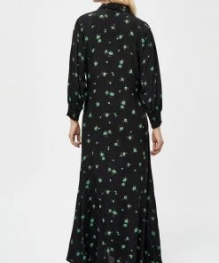 Minus ALEXI Robe Longue Apple Green Flower Print Femme -SOLDES D'ÉTÉ - Minus Fashion 39d52510424a4593a9f0ca3a8a1fb8b0