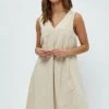 Minus SAVIA Robe De Jour Sand Stripes Femme -SOLDES D'ÉTÉ - Minus Fashion 3ad3897bb6d84351847b27c6ffc519f4