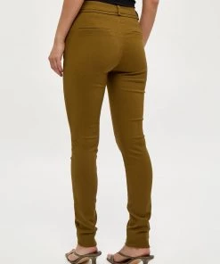 Minus Femme CARMA Pantalon Classique Olive -SOLDES D'ÉTÉ - Minus Fashion 3c31e7aebf2d454f88f4bbb762362f0d