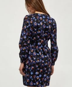 Minus VACA Robe De Jour Abstract Bloom Print Femme 10 Minus VACA Robe De Jour Abstract Bloom Print Femme -SOLDES D'ÉTÉ - Minus Fashion 44cfbd3edc02413abff478ce51720440