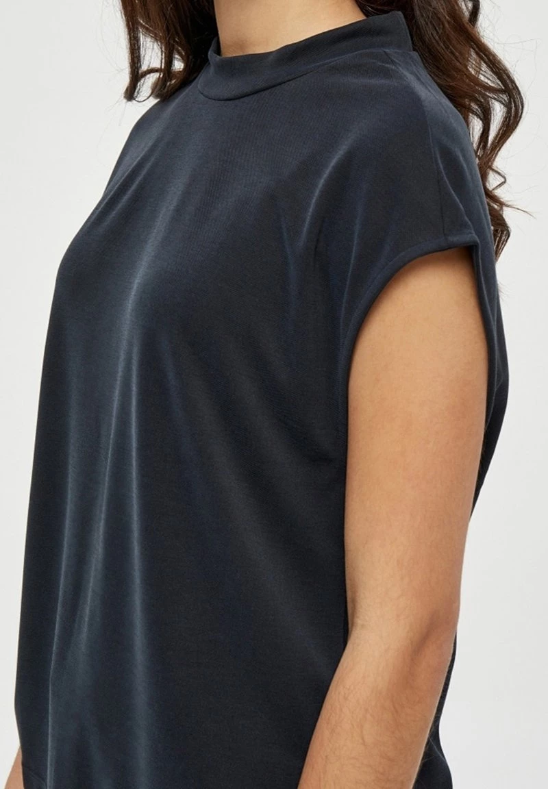 Minus MENA T Shirt Basique Black Femme 6 Minus MENA T Shirt Basique Black Femme – Image 4