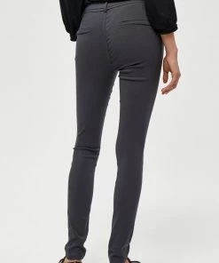 Minus Femme CARMA Pantalon Classique Dark Grey 8 Minus Femme CARMA Pantalon Classique Dark Grey -SOLDES D'ÉTÉ - Minus Fashion 49b4614a8ba64d31a2f8488d9dc28967