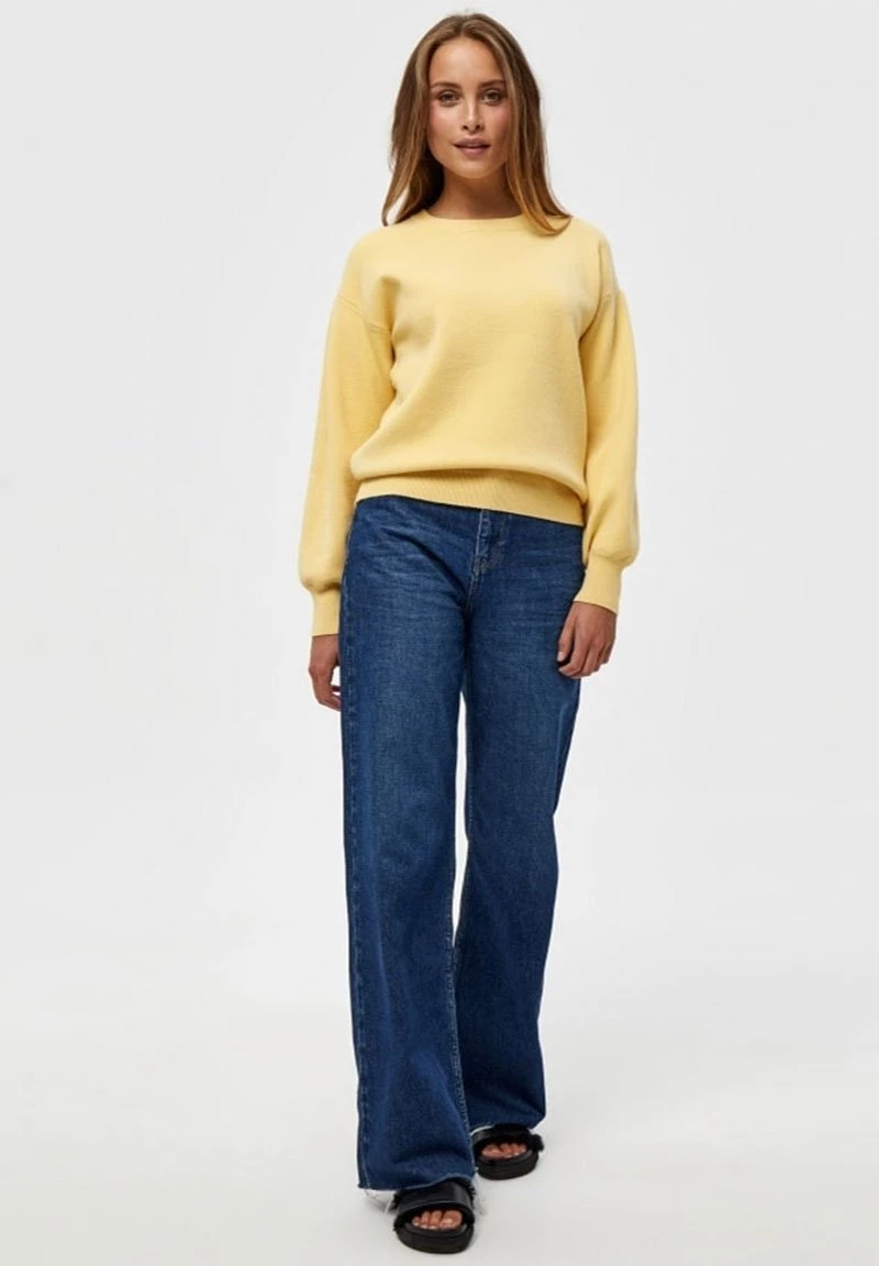 Minus LUPI Pullover Yellow Straw Femme 4 Minus LUPI Pullover Yellow Straw Femme – Image 2