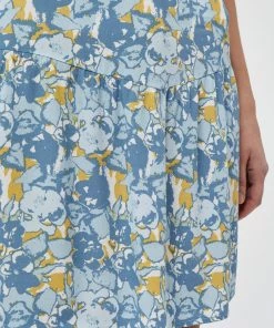 Minus SARANA Jupe Trapèze Blue Heaven Print Femme 10 Minus SARANA Jupe Trapèze Blue Heaven Print Femme -SOLDES D'ÉTÉ - Minus Fashion 50cbe632654946d8ac57d278d26b06a9