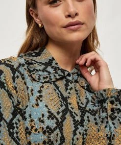 Minus Femme ALYX Chemisier Misty Blue Snake Print 11 Minus Femme ALYX Chemisier Misty Blue Snake Print -SOLDES D'ÉTÉ - Minus Fashion 592319a39ca04172ac7ced748e73dfc5