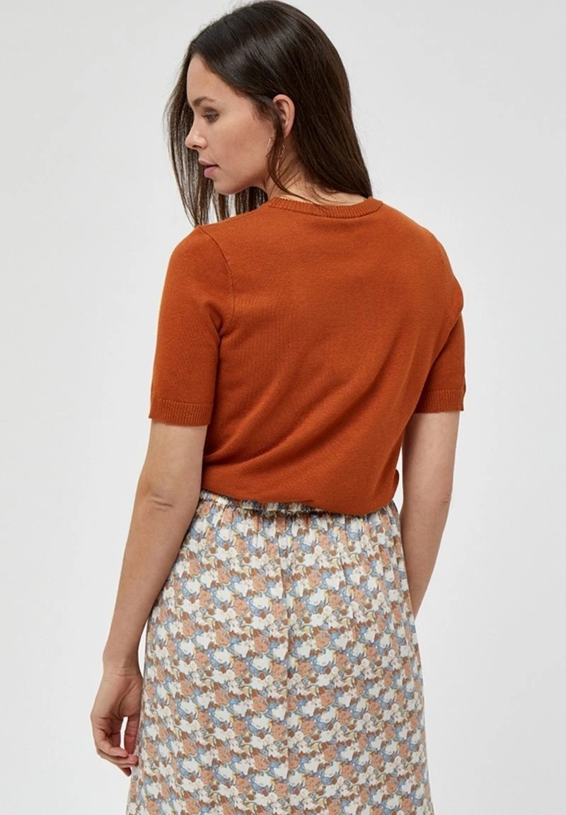 Minus Femme PAMELA T Shirt Basique Burned Hazel 5 Minus Femme PAMELA T Shirt Basique Burned Hazel – Image 3