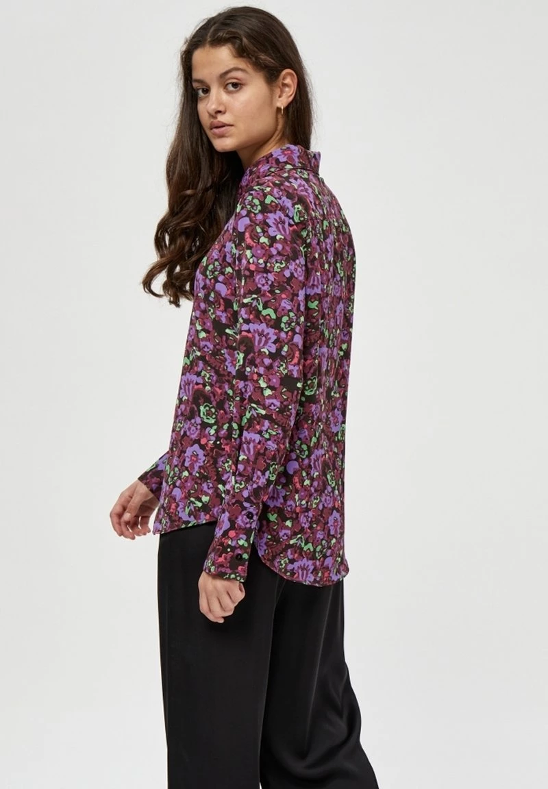 Minus Femme SADIA Chemisier Rasberry Bloom Print 5 Minus Femme SADIA Chemisier Rasberry Bloom Print – Image 3