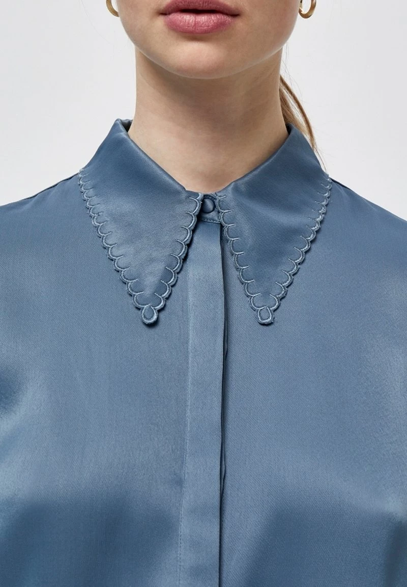 Minus LAKEN Chemisier Stone Blue Femme 6 Minus LAKEN Chemisier Stone Blue Femme – Image 4