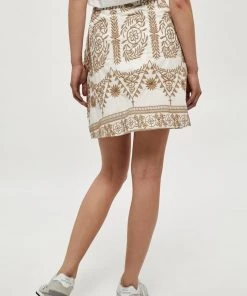 Minus SANNY Minijupe White Femme 9 Minus SANNY Minijupe White Femme -SOLDES D'ÉTÉ - Minus Fashion 5d84056e49304ee8a193931a59c10a97