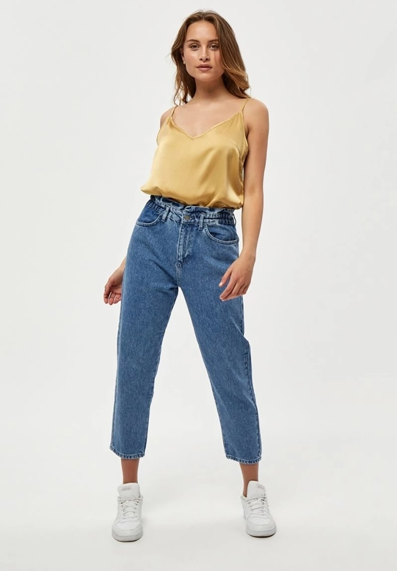 Minus Femme DINA Jean Boyfriend Mid Blue Denim 4 Minus Femme DINA Jean Boyfriend Mid Blue Denim – Image 2