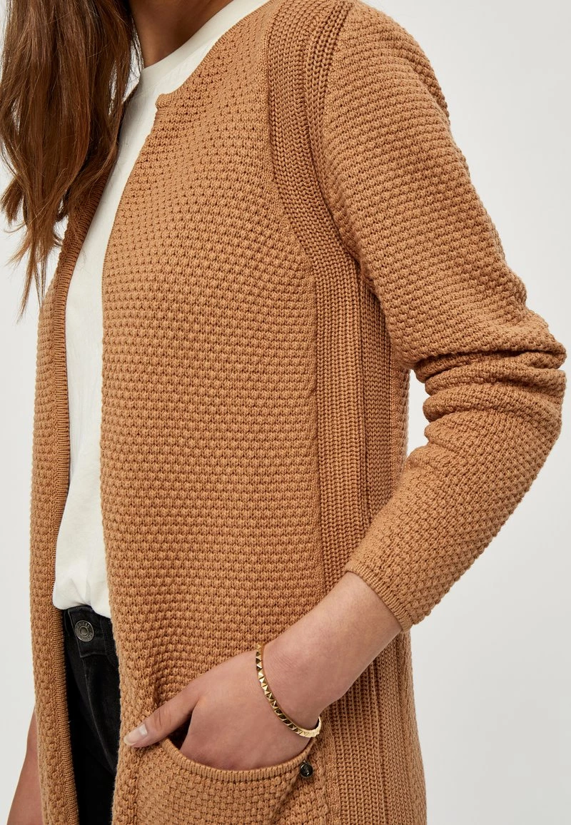 Minus VIBE Gilet Almond Femme 6 Minus VIBE Gilet Almond Femme – Image 4