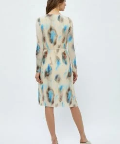 Minus Robe De Jour White, Light Blue Femme -SOLDES D'ÉTÉ - Minus Fashion 60ea69dfe770432da9aaf15ec6344167