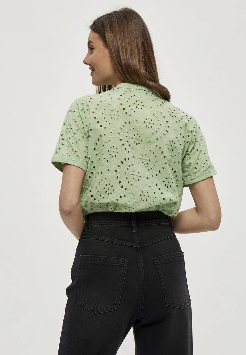 Minus IDALIA Chemisier Matcha Ice Femme 5 Minus IDALIA Chemisier Matcha Ice Femme – Image 3