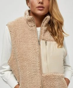 Minus Femme MAGGIE Veste Sans Manches Sand 10 Minus Femme MAGGIE Veste Sans Manches Sand -SOLDES D'ÉTÉ - Minus Fashion 6b3db888871c4460941af16dc3817c03