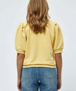 Minus Femme MIKA T Shirt Basique Yellow Straw 9 Minus Femme MIKA T Shirt Basique Yellow Straw -SOLDES D'ÉTÉ - Minus Fashion 6d72cc2c5479423b936e304af500febd