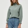 Minus CECELINE Pullover Green Bay Femme -SOLDES D'ÉTÉ - Minus Fashion 6fa185ba992e4f6b89633eed34f98947