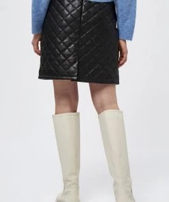 Minus Femme Jupe En Cuir Black 11 Minus Femme Jupe En Cuir Black -SOLDES D'ÉTÉ - Minus Fashion 700c027381b846c69d6770d50fc4ed74