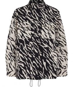 Minus Femme MEGANA Veste Mi Saison Black White Animal Print -SOLDES D'ÉTÉ - Minus Fashion 708d4204bcb24428986dff5bd912dfe4