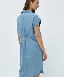 Minus VISTI Robe En Jean Powder Blue Femme -SOLDES D'ÉTÉ - Minus Fashion 70fc3c3e0010497c80aa99069cab8c3c