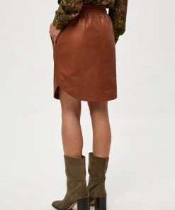 Minus Jupe En Cuir Cognac Femme 8 Minus Jupe En Cuir Cognac Femme -SOLDES D'ÉTÉ - Minus Fashion 718491b221dc4a9892d580e59aa3c147
