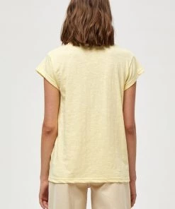 Minus Femme LETI T Shirt Basique Yellow Straw -SOLDES D'ÉTÉ - Minus Fashion 780fd792e0304411944f9b5017a9a27b
