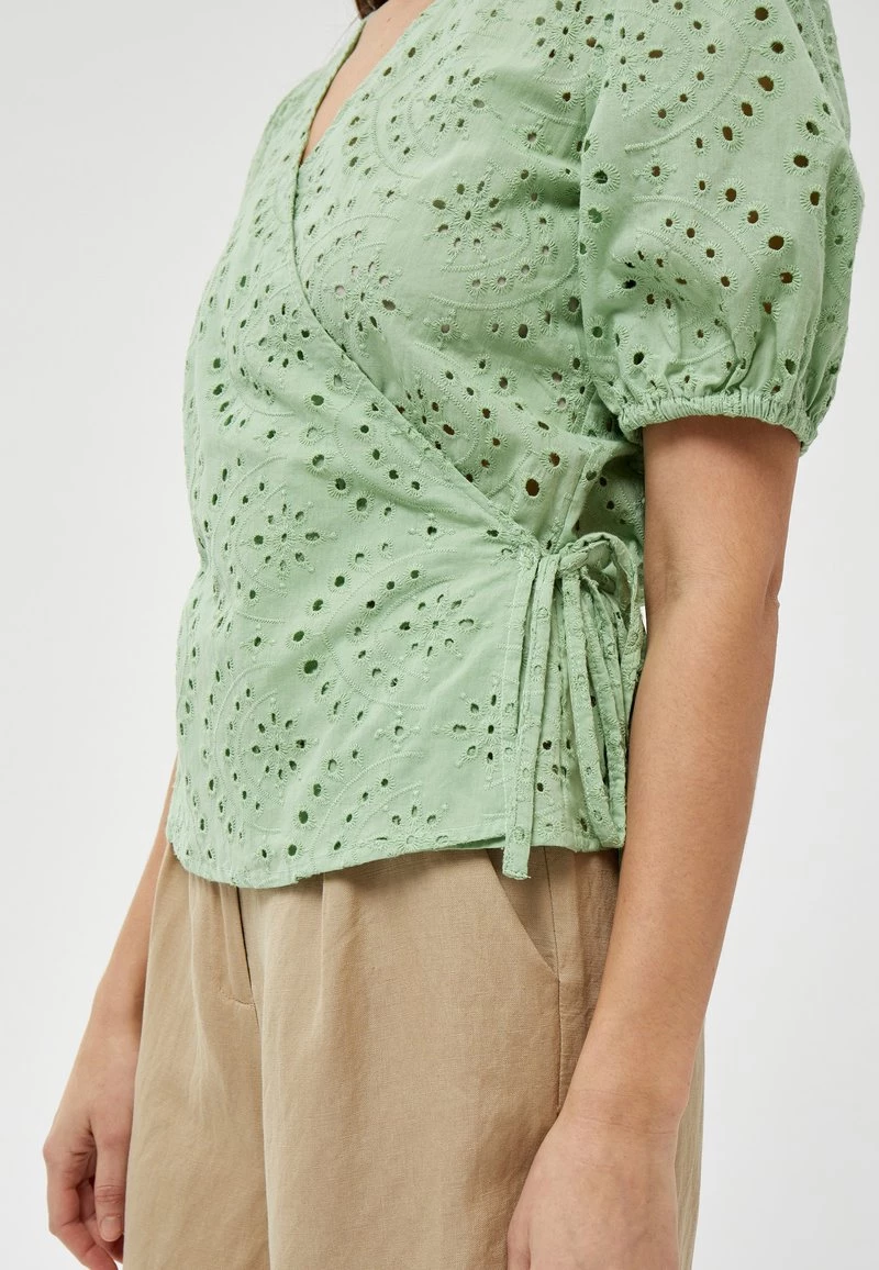 Minus Femme IDALIA Blouse Matcha Ice 6 Minus Femme IDALIA Blouse Matcha Ice – Image 4