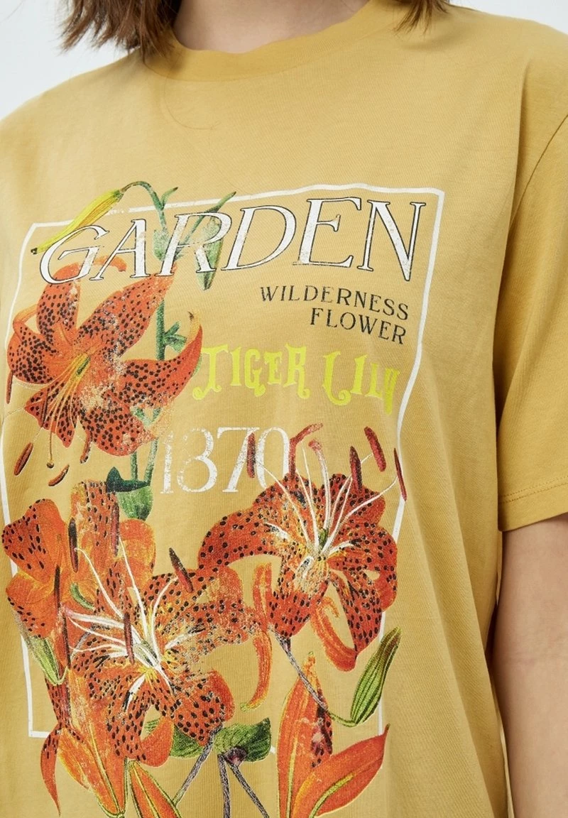 Minus LEMIA T Shirt Imprimé Yellow Straw Femme 6 Minus LEMIA T Shirt Imprimé Yellow Straw Femme – Image 4