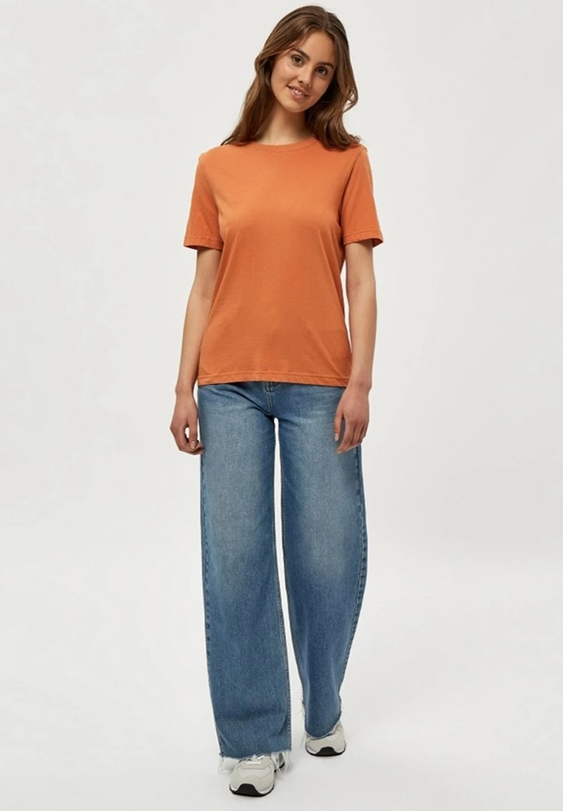 Minus Femme CATHY T Shirt Basique Sunbaked 4 Minus Femme CATHY T Shirt Basique Sunbaked – Image 2