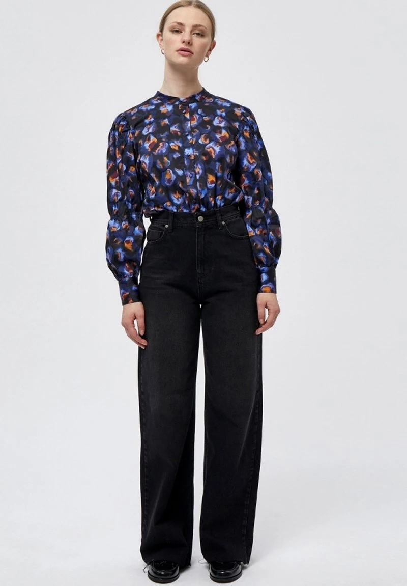 Minus VACA Chemisier Abstract Bloom Femme 4 Minus VACA Chemisier Abstract Bloom Femme – Image 2