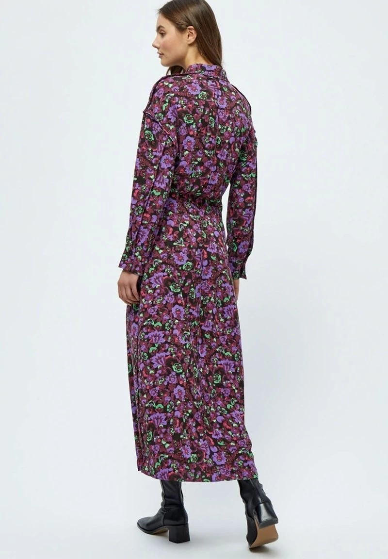 Minus Femme SADIA Robe Chemise Rasberry Bloom Print 5 Minus Femme SADIA Robe Chemise Rasberry Bloom Print – Image 3