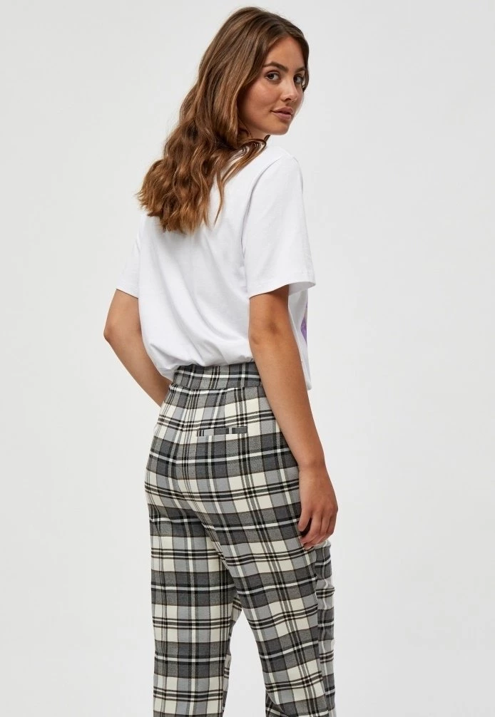 Minus Femme FAMY TEE T Shirt Imprimé White 5 Minus Femme FAMY TEE T Shirt Imprimé White – Image 3