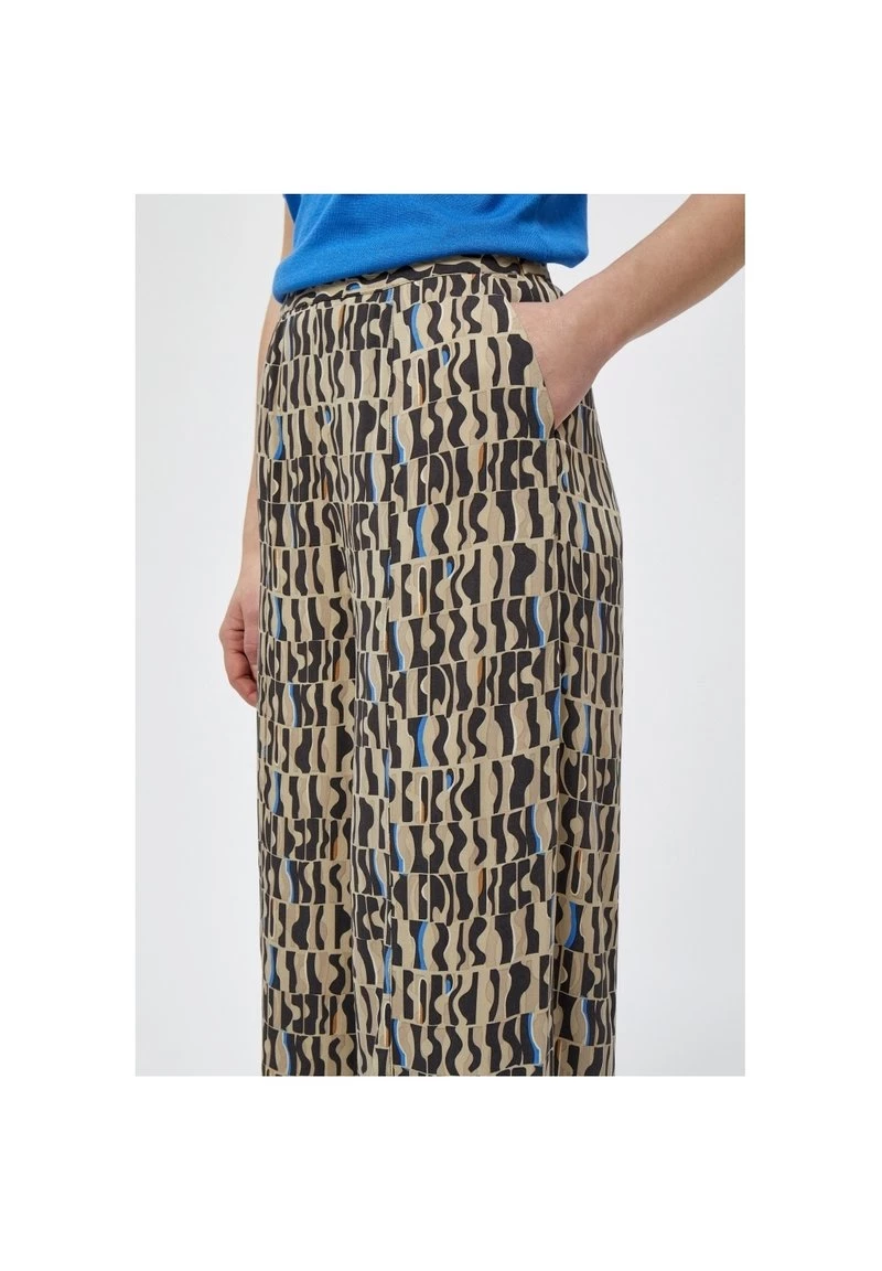 Minus LUMIA Pantalon Classique Frame Print Femme 6 Minus LUMIA Pantalon Classique Frame Print Femme – Image 4