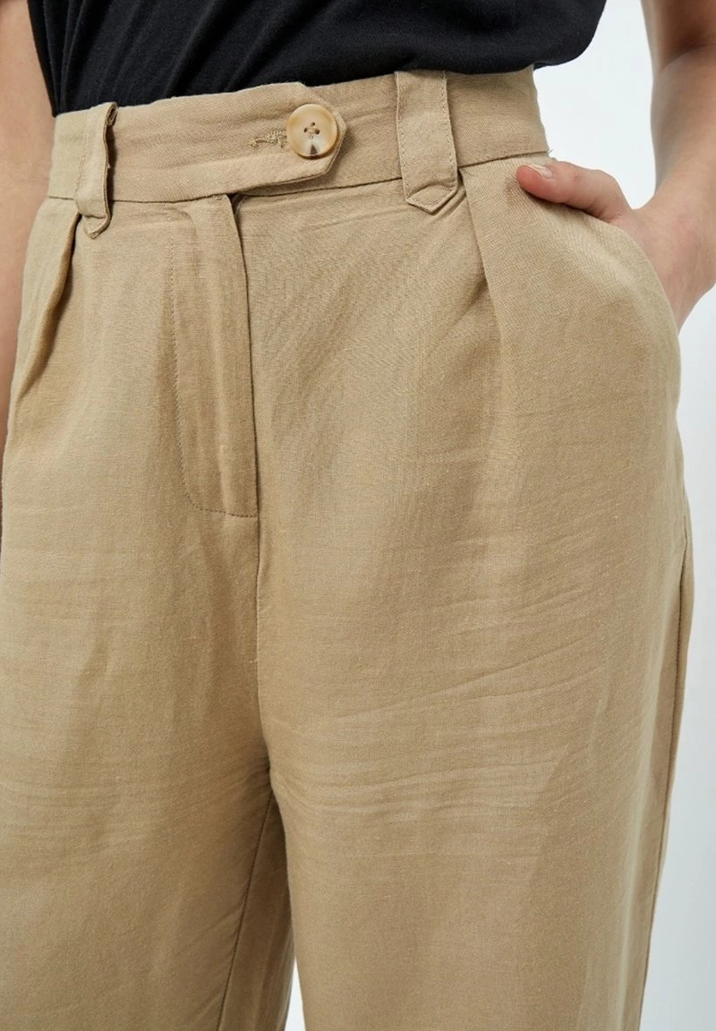 Minus MARLY Pantalon Classique Sand Femme 6 Minus MARLY Pantalon Classique Sand Femme – Image 4