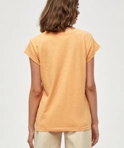 Minus Femme LETI T Shirt Basique Apricot Tan -SOLDES D'ÉTÉ - Minus Fashion 8f1e925657b64e0699e6c3b4cb6f7804