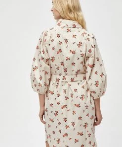 Minus Robe Chemise Broken White Flower Print Femme 9 Minus Robe Chemise Broken White Flower Print Femme -SOLDES D'ÉTÉ - Minus Fashion 92dc5d53794d4eb1b6815c32ef0c014b