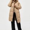 Minus Femme ALEXANDRA LONG Veste D'hiver Sand -SOLDES D'ÉTÉ - Minus Fashion 96897905d7d3486eb36760c9e98dce6b