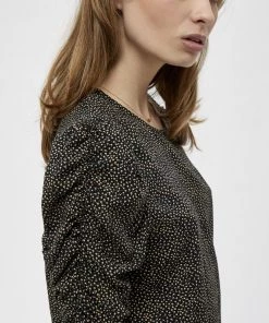 Minus Femme PAVIA T Shirt à Manches Longues Pistachio Dots -SOLDES D'ÉTÉ - Minus Fashion 9a2c1f3964a04080abf4053c2e2be60e